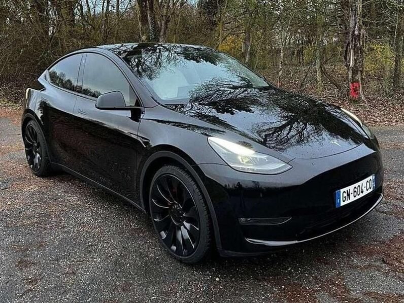 Model Y 2023 76500  518